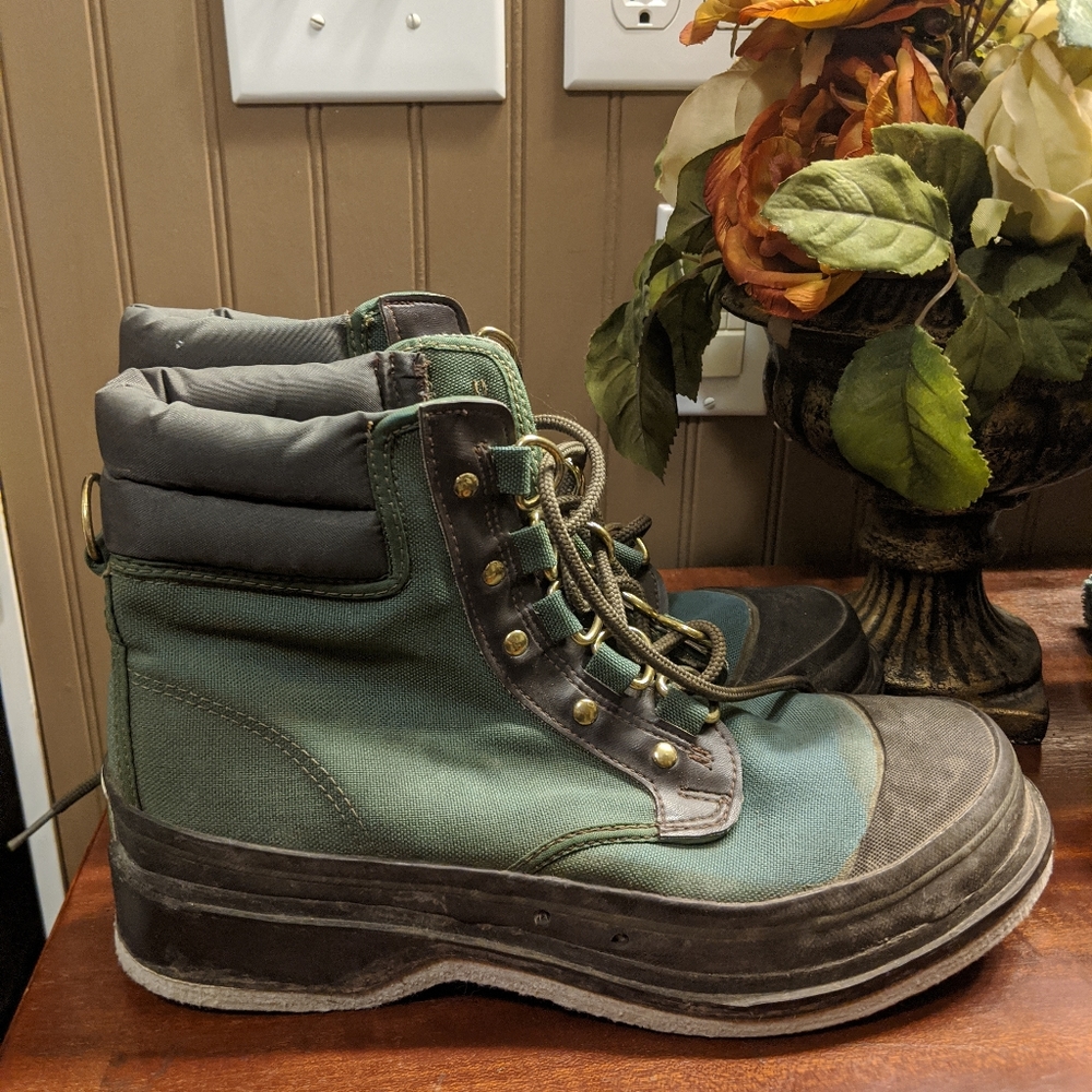 ORVIS Fishing Boots Shoes sz 7. Box M